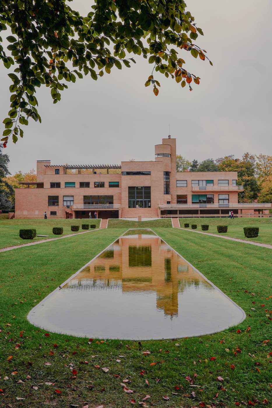 Villa Cavrois, façade sud et bassin, octobre 2025